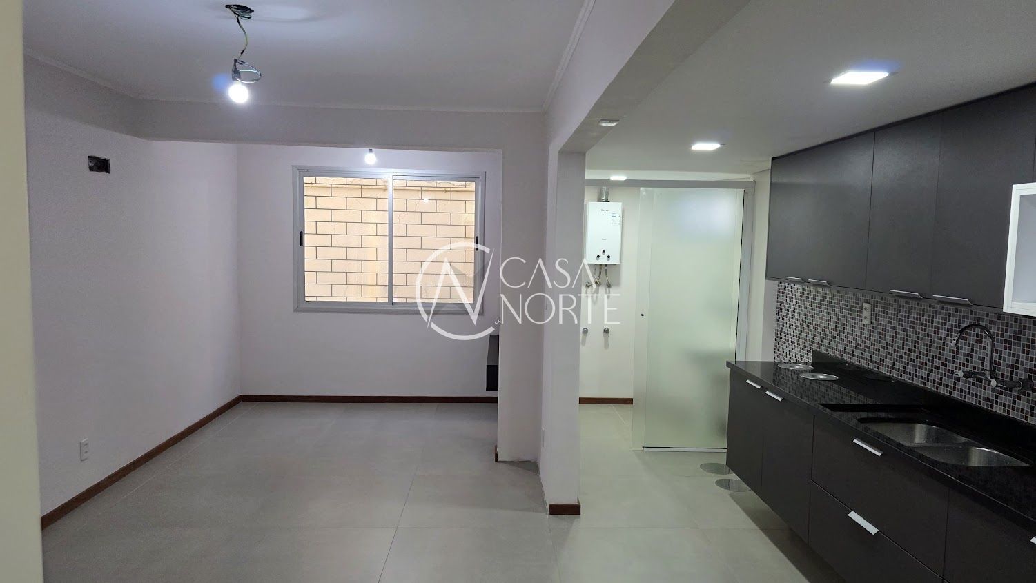 Apartamento à venda com 2 quartos, 58m², 1 suíte, 1 vaga, Avenida Chuí no bairro Cristal em Porto Alegre