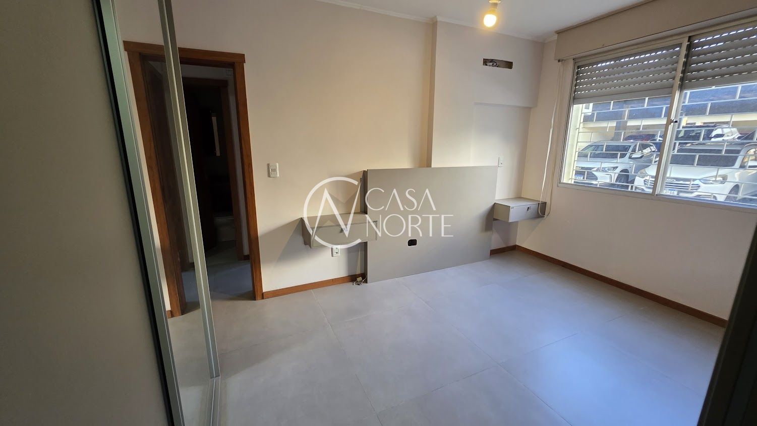 Apartamento à venda com 2 quartos, 58m², 1 suíte, 1 vaga, Avenida Chuí no bairro Cristal em Porto Alegre