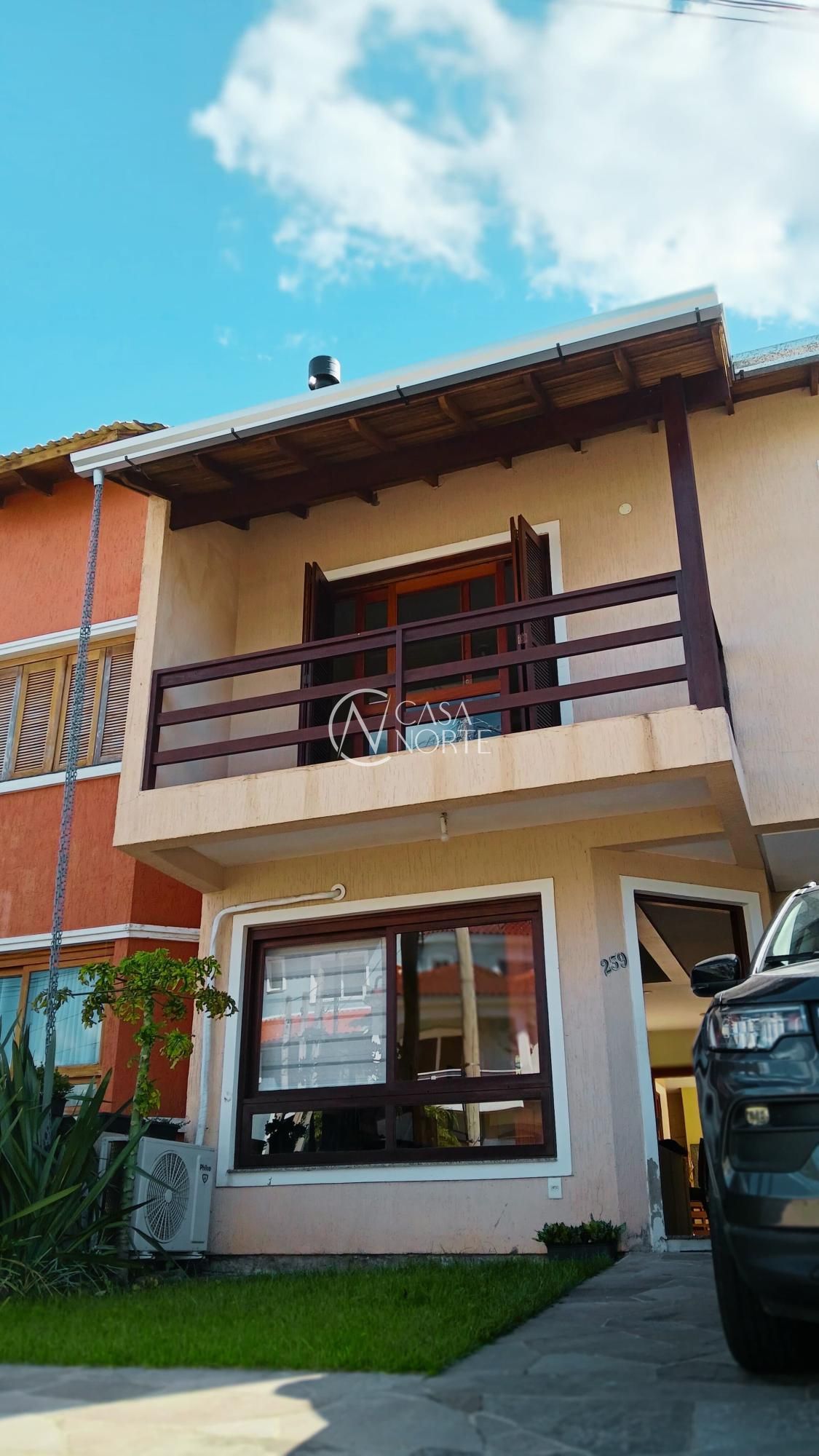 Casa à venda com 3 quartos, 140m², 1 vaga, Rua Pau-Brasil no bairro Hípica em Porto Alegre