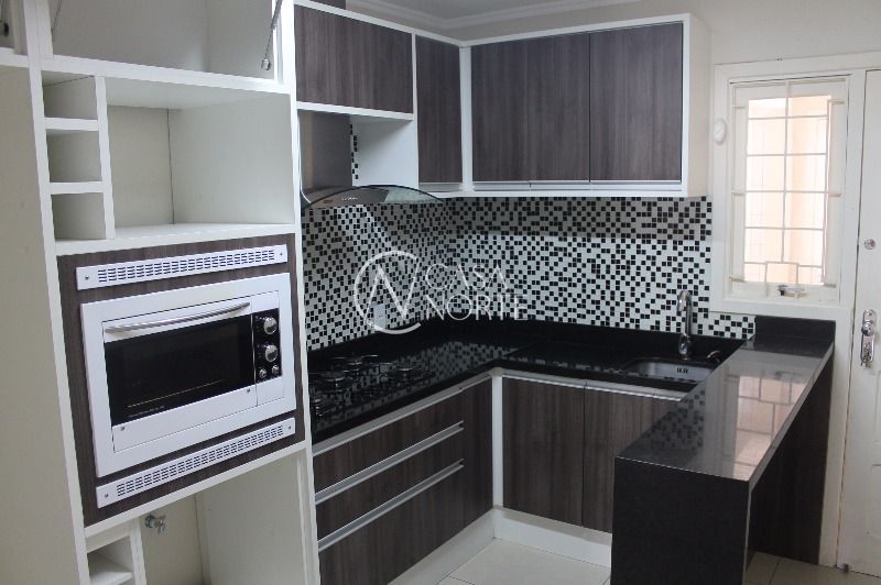 Casa à venda com 3 quartos, 220m², 1 suíte, 4 vagas, Rua José Aristides Martins no bairro Aberta dos Morros em Porto Alegre