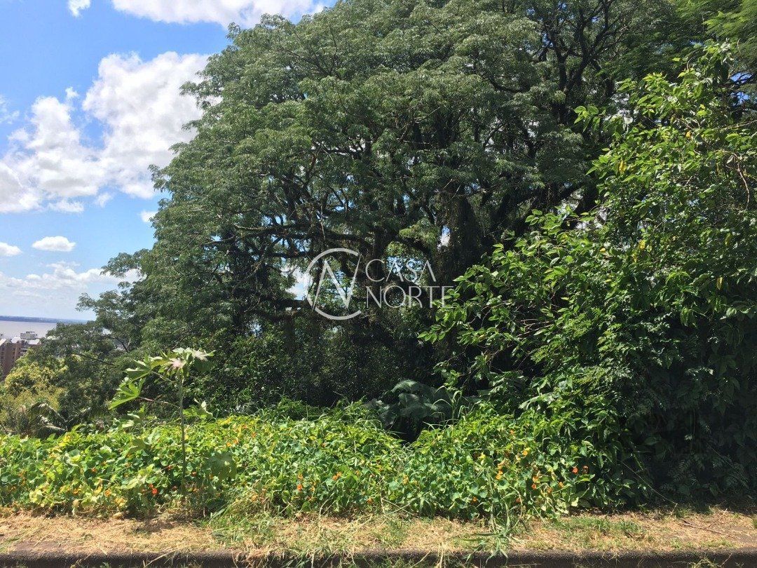 Terreno à venda  com 671m², Rua Liberal no bairro Tristeza em Porto Alegre