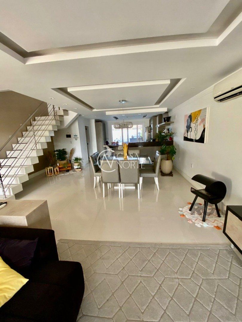 Sobrado à venda com 3 quartos, 161m², 1 suíte, 3 vagas, Avenida Altos do Santa Rita no bairro Aberta dos Morros em Porto Alegre