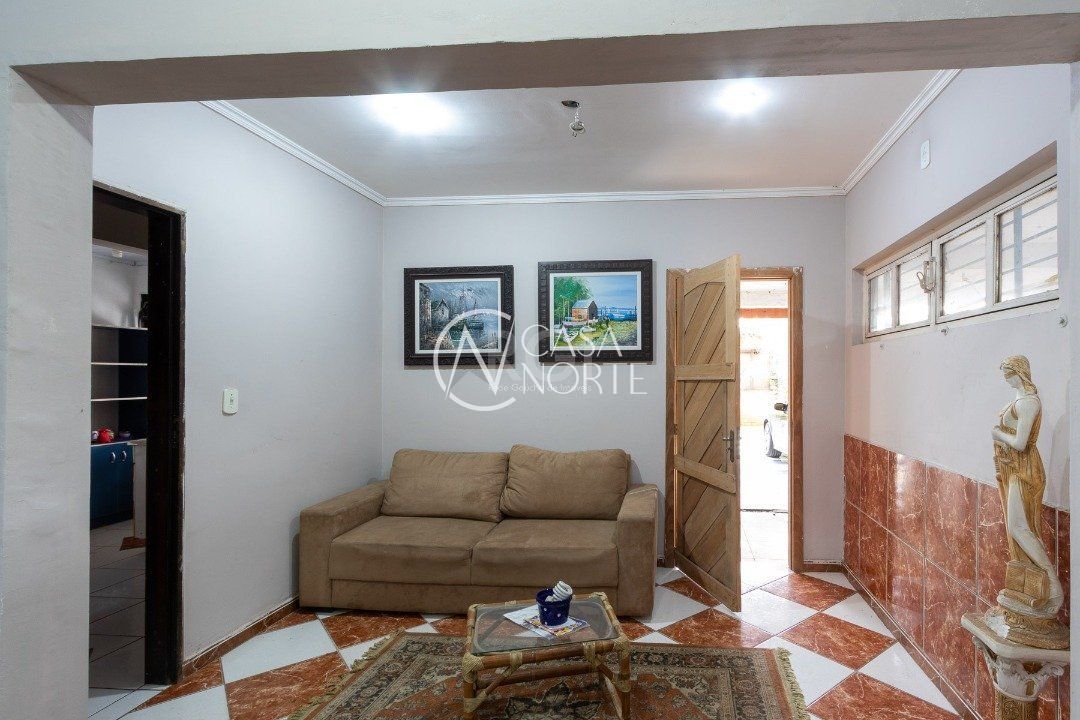 Sobrado à venda com 3 quartos, 300m², 1 suíte, 3 vagas, Avenida Eduardo Prado no bairro Cavalhada em Porto Alegre