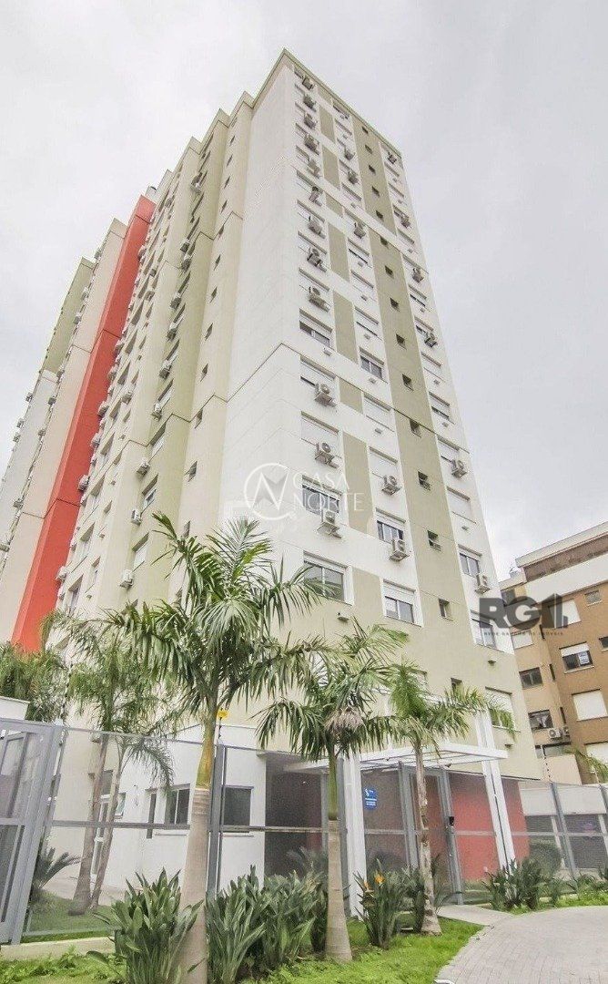Apartamento à venda com 2 quartos, 75m², 1 suíte, 1 vaga, Rua São Luis no bairro Santana em Porto Alegre