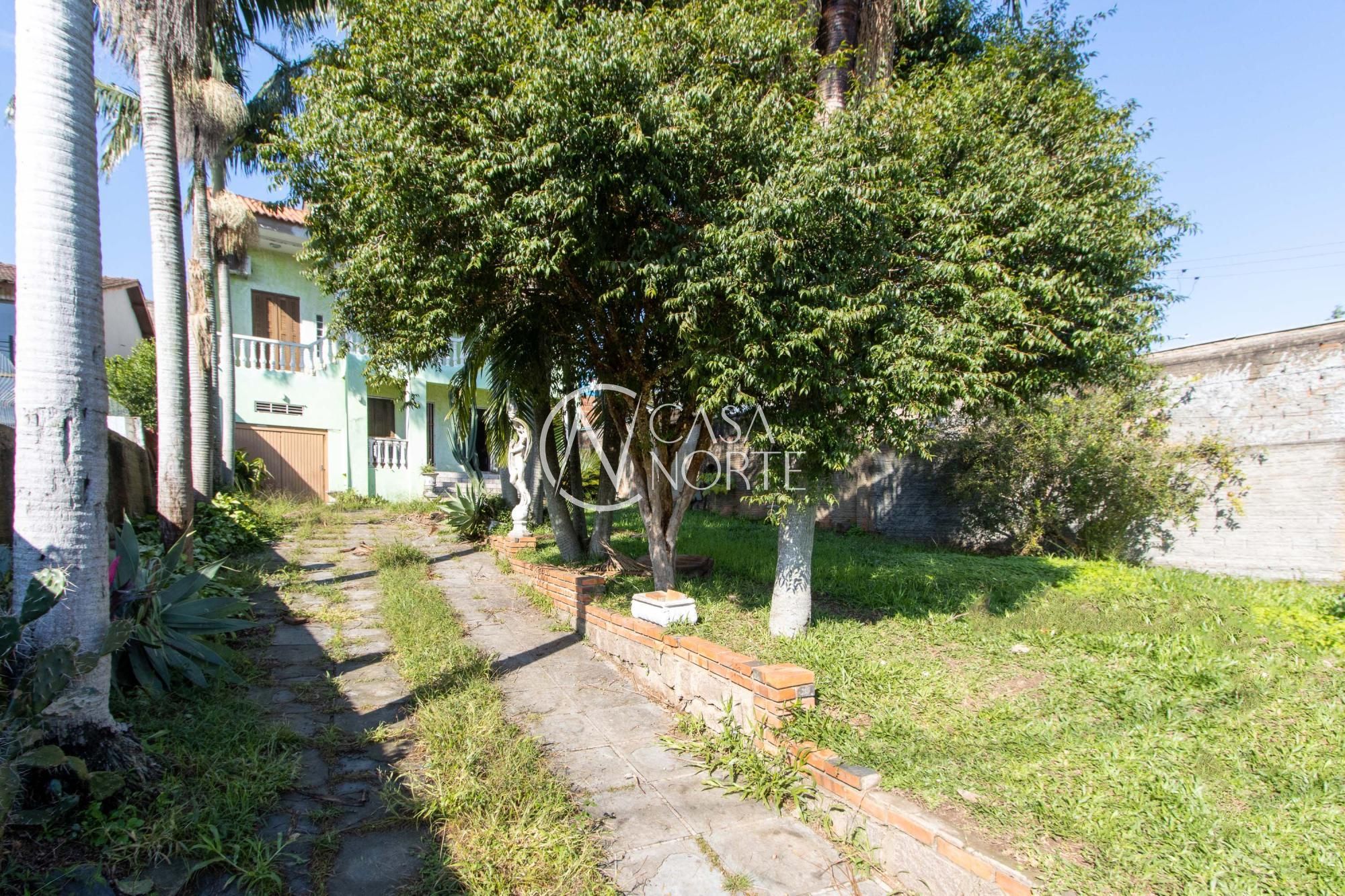 Casa à venda com 3 quartos, 240m², 1 suíte, 4 vagas, Avenida da Serraria no bairro Espírito Santo em Porto Alegre