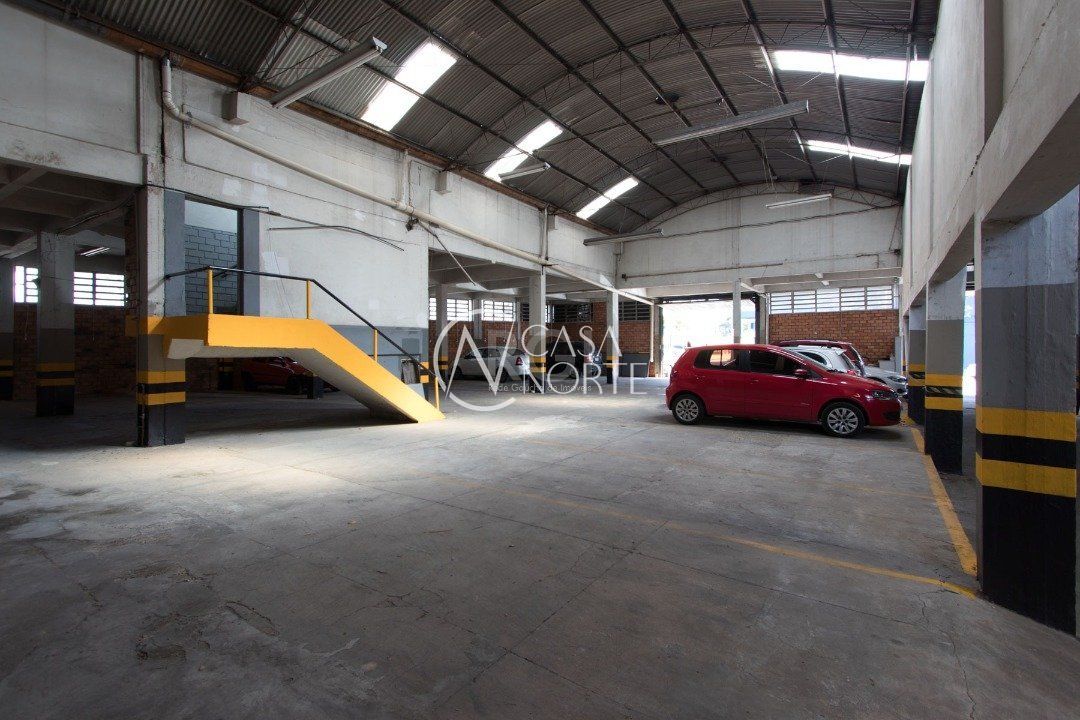 Pavilhão à venda , 1257m², 6 vagas, Rua Alvaro Chaves no bairro Floresta em Porto Alegre