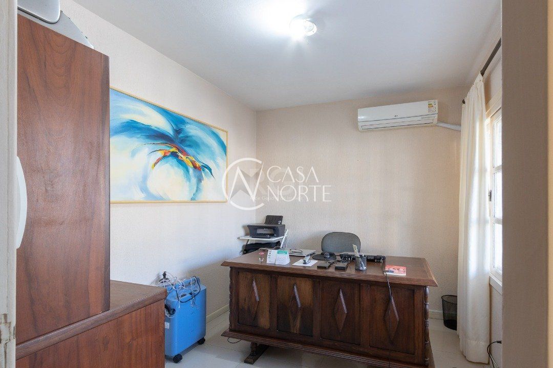 Casa à venda com 3 quartos, 256m², 1 suíte, 2 vagas, Rua Paulo Derly Strehl no bairro Espírito Santo em Porto Alegre