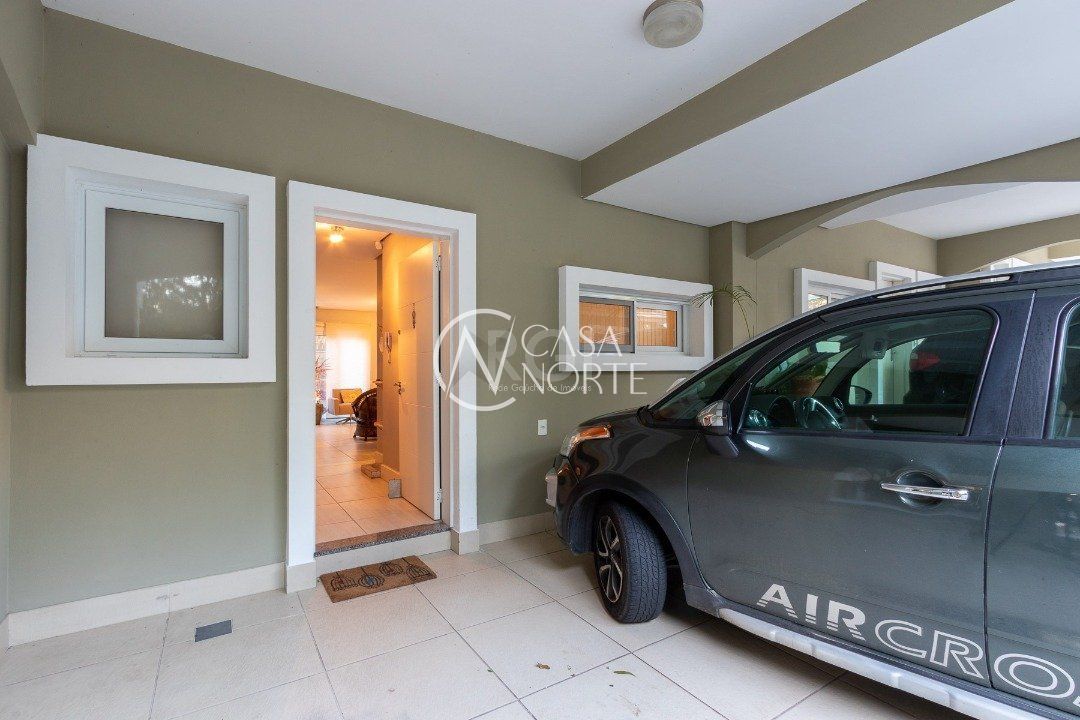 Casa de Condomínio à venda com 3 quartos, 188m², 1 suíte, 2 vagas, Rua Doutor Mário Totta no bairro Tristeza em Porto Alegre