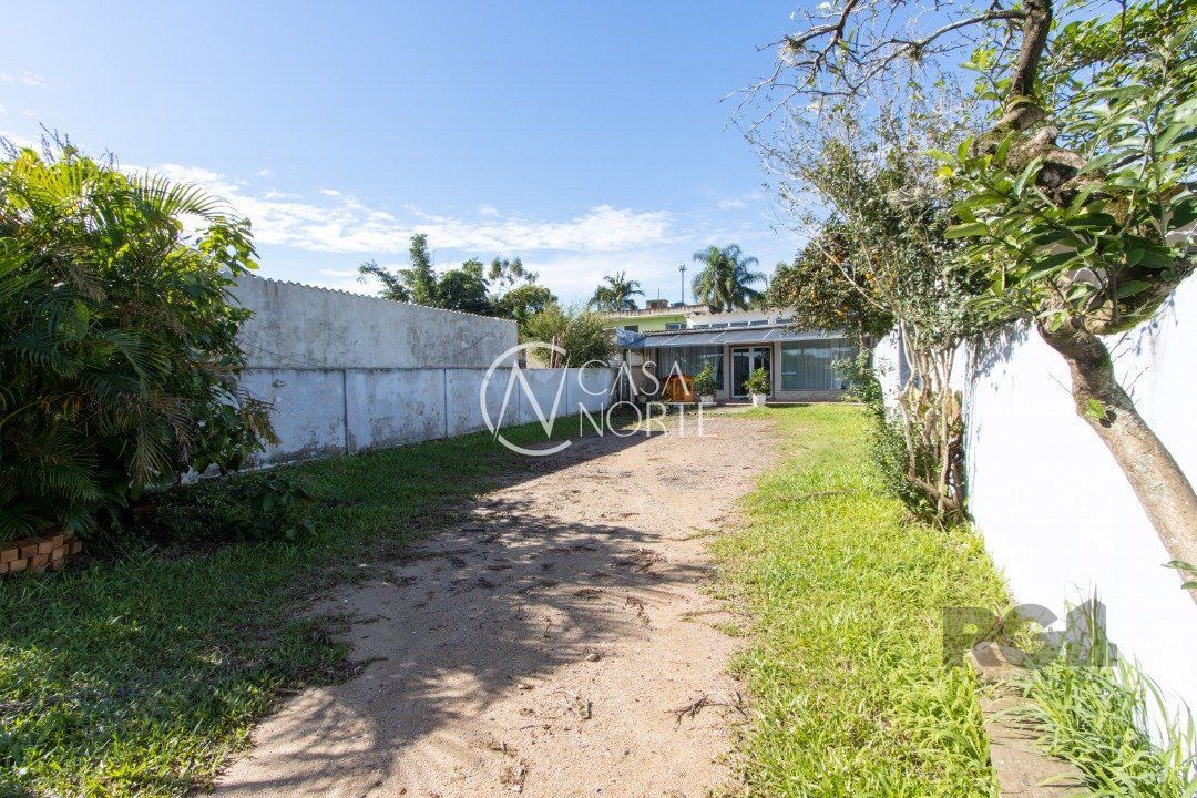 Casa Comercial à venda com 1 quarto, 220m², 6 vagas, Rua Catarino Andreatta no bairro Vila Nova em Porto Alegre