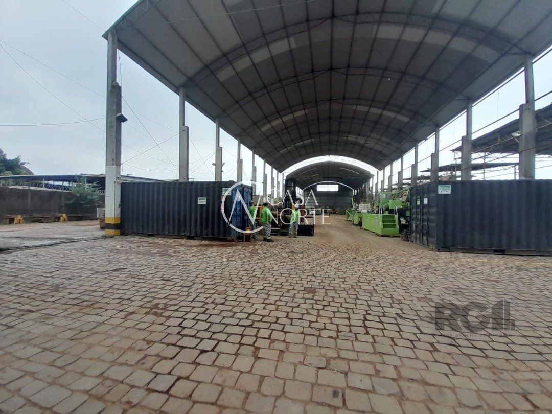 Pavilhão à venda , 2400m², 20 vagas, Rua Frederico Mentz no bairro Navegantes em Porto Alegre
