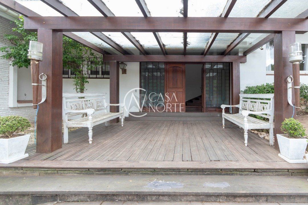 Casa à venda com 3 quartos, 800m², 3 suítes, 4 vagas, Rua Caete no bairro Vila Assunção em Porto Alegre