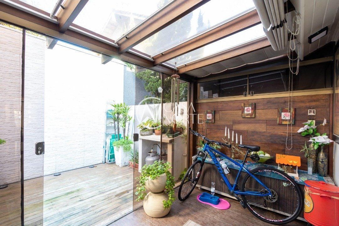 Casa de Condomínio à venda com 4 quartos, 174m², 1 suíte, 2 vagas, Avenida Juca Batista no bairro Cavalhada em Porto Alegre