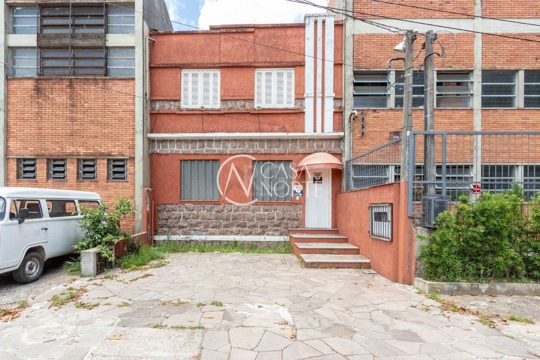 Casa à venda com 3 quartos, 232m², 2 vagas, Rua Doutor João Inácio no bairro Navegantes em Porto Alegre