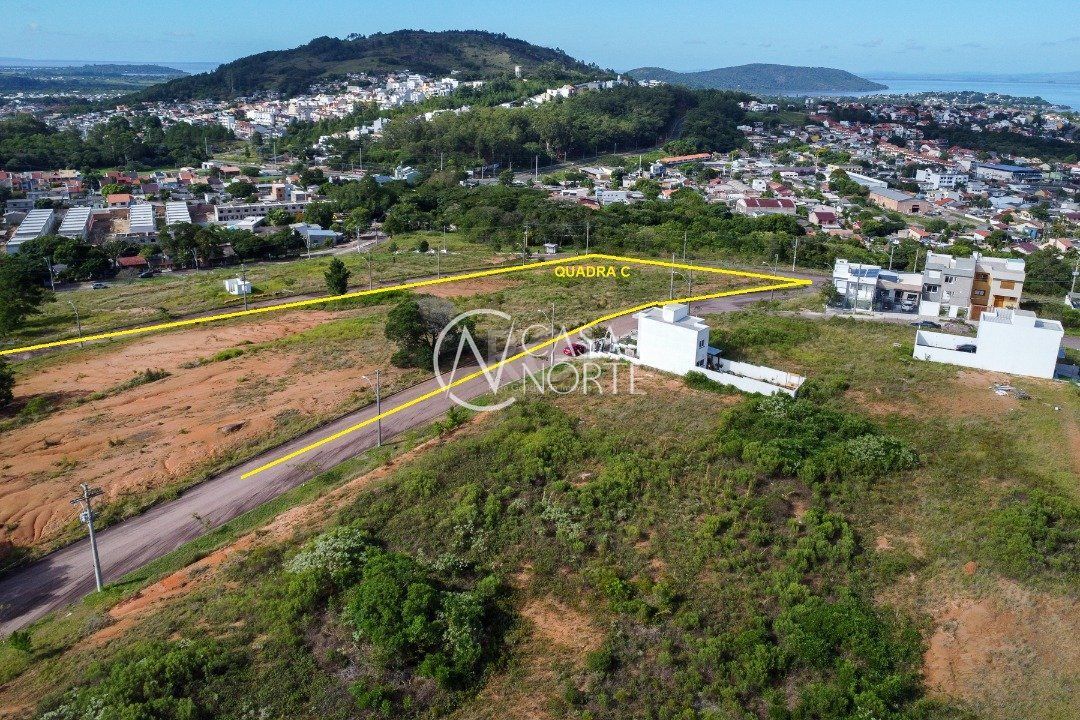 Terreno à venda  com 222m², Estrada Cristiano Kraemer no bairro Vila Nova em Porto Alegre
