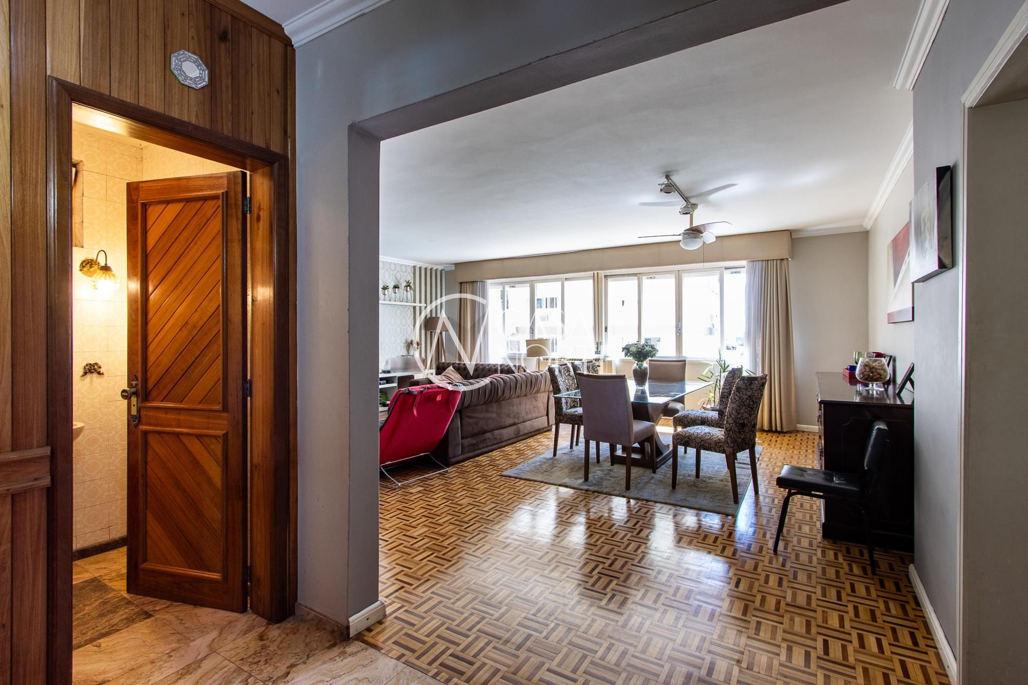 Apartamento à venda com 3 quartos, 168m², 1 suíte, 1 vaga, Rua Garibaldi no bairro Independência em Porto Alegre