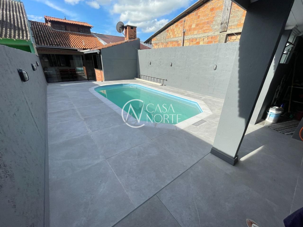 Casa à venda com 4 quartos, 67m², 2 suítes, 2 vagas, Rua Balduíno Boattini no bairro Hípica em Porto Alegre