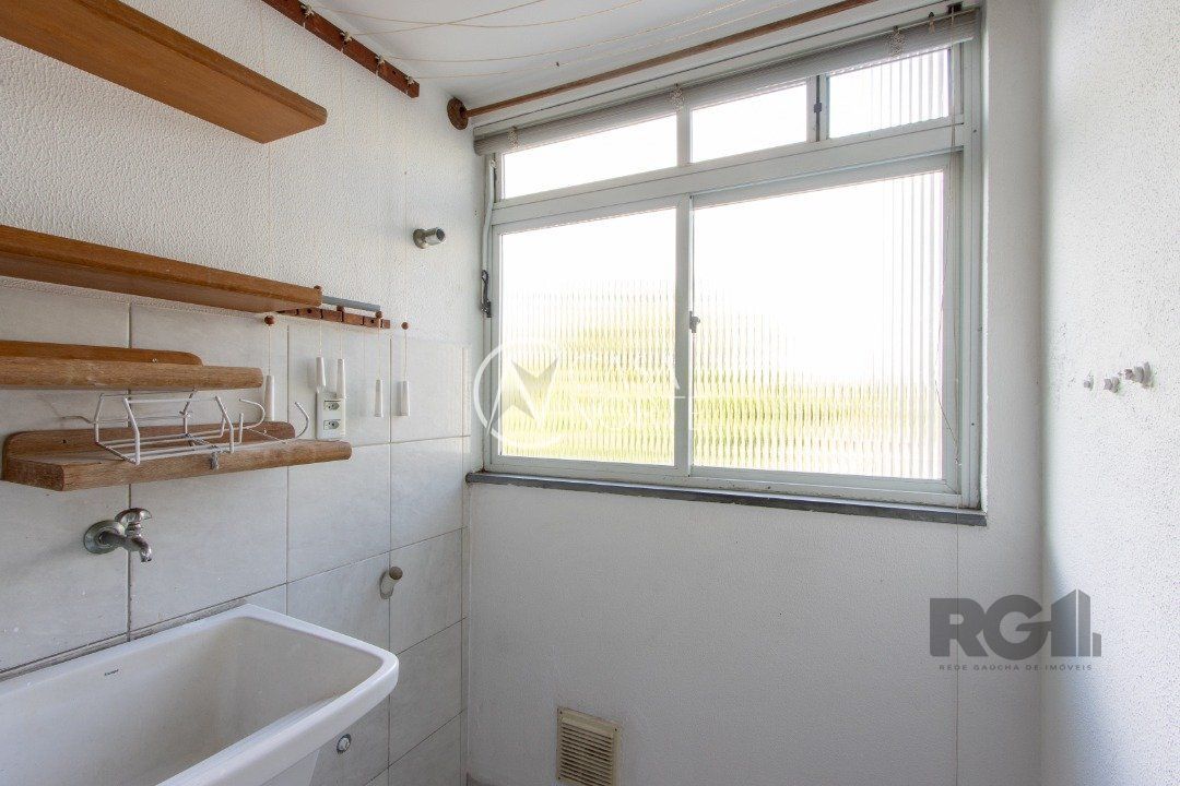 Apartamento à venda com 2 quartos, 64m², 1 vaga, Rua Xavier da Cunha no bairro Nonoai em Porto Alegre