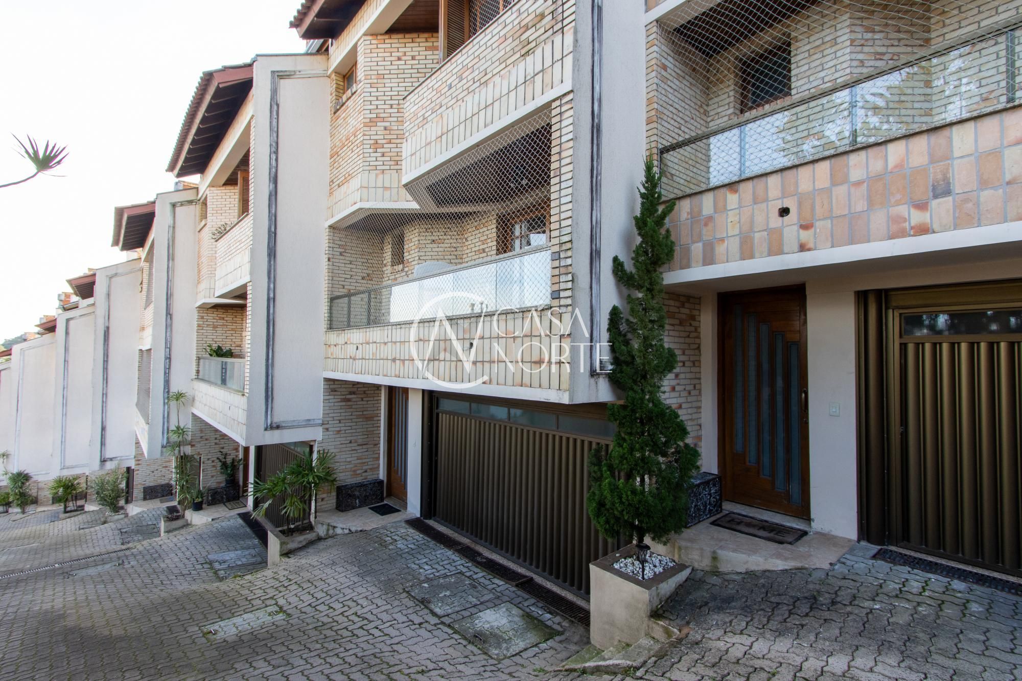 Casa de Condomínio à venda com 3 quartos, 232m², 1 suíte, 2 vagas, Rua Conselheiro Xavier da Costa no bairro Ipanema em Porto Alegre