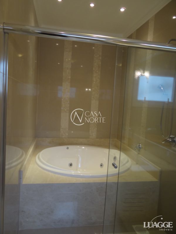 Casa à venda com 3 quartos, 305m², 3 suítes, 4 vagas, Avenida Fabio Araujo Santos no bairro Nonoai em Porto Alegre