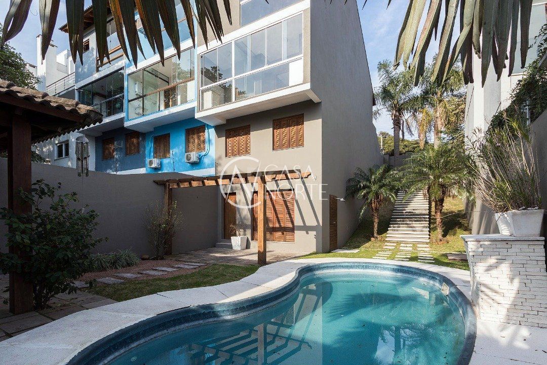 Casa de Condomínio à venda com 3 quartos, 262m², 1 suíte, 2 vagas, Rua Doutor Pitrez no bairro Aberta dos Morros em Porto Alegre