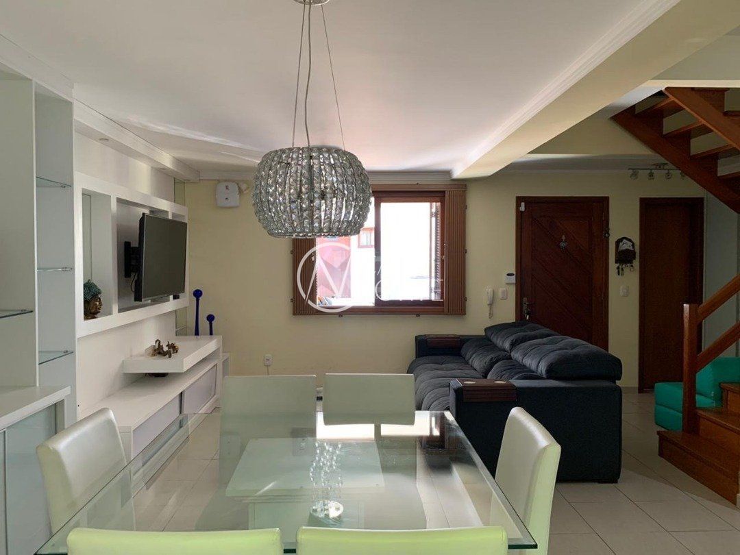 Casa de Condomínio à venda com 3 quartos, 122m², 1 suíte, 2 vagas, Rua Upamaroti no bairro Cristal em Porto Alegre