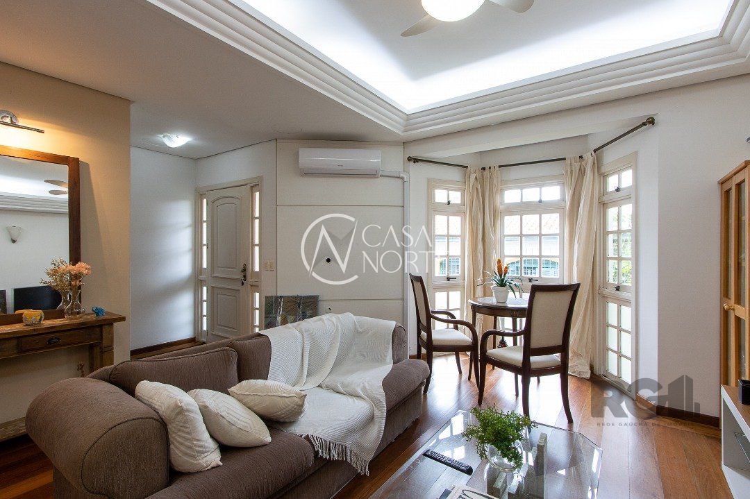 Casa de Condomínio à venda com 4 quartos, 224m², 2 suítes, 2 vagas, Rua General Rondon no bairro Tristeza em Porto Alegre