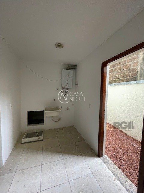 Casa de Condomínio à venda com 3 quartos, 155m², 1 suíte, 2 vagas, Rua Dea Coufal no bairro Ipanema em Porto Alegre