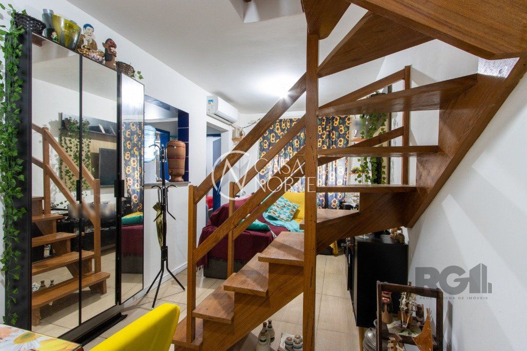 Cobertura à venda com 2 quartos, 69m², 1 suíte, 1 vaga, Rua Duque de Caxias no bairro Centro Histórico em Porto Alegre