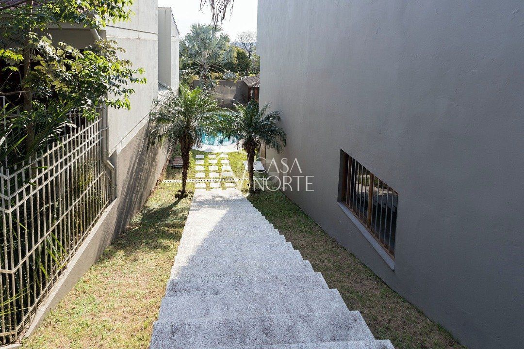 Casa de Condomínio à venda com 3 quartos, 262m², 1 suíte, 2 vagas, Rua Doutor Pitrez no bairro Aberta dos Morros em Porto Alegre