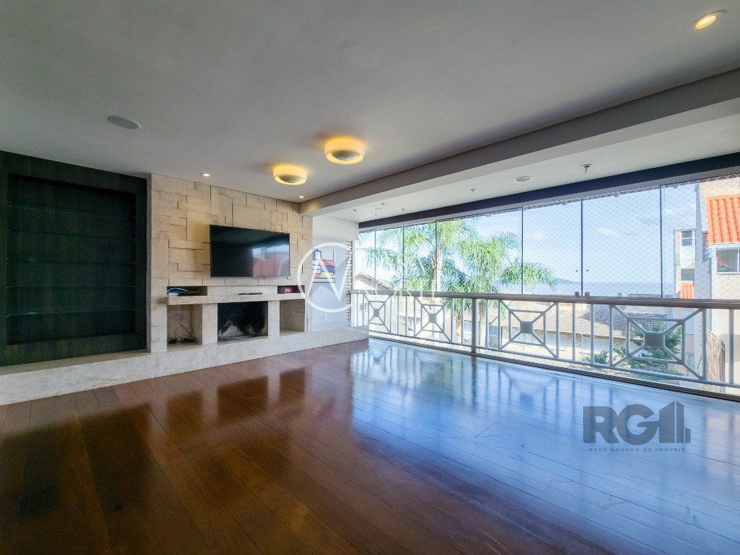 Casa de Condomínio à venda com 3 quartos, 239m², 1 suíte, 2 vagas, Rua Professor Xavier Simões no bairro Sétimo Céu em Porto Alegre