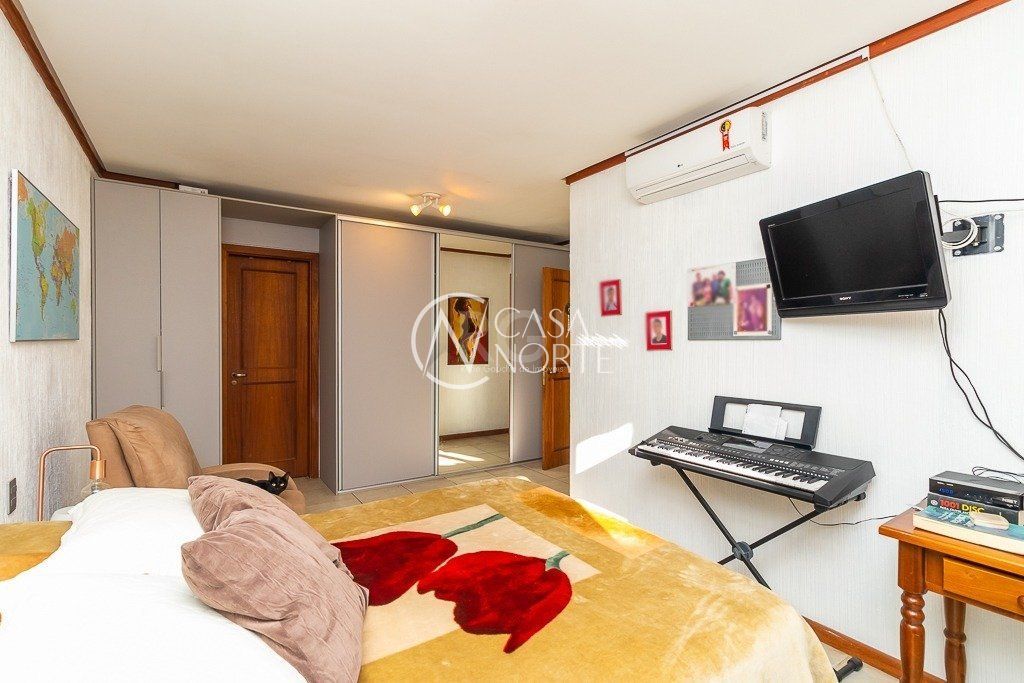 Casa de Condomínio à venda com 3 quartos, 239m², Rua Gilberto Laste no bairro Santa Tereza em Porto Alegre