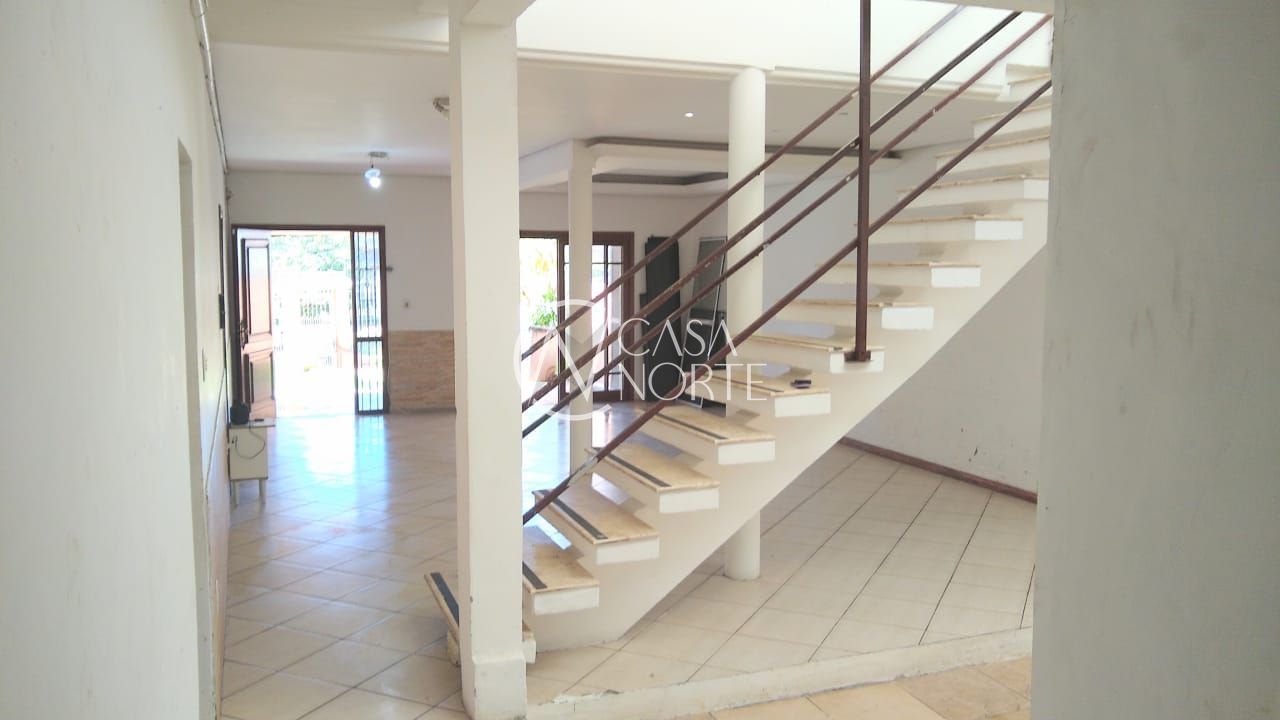 Casa à venda com 6 quartos, 300m², 4 vagas, Rua São Miguel no bairro Coronel Aparício Borges em Porto Alegre