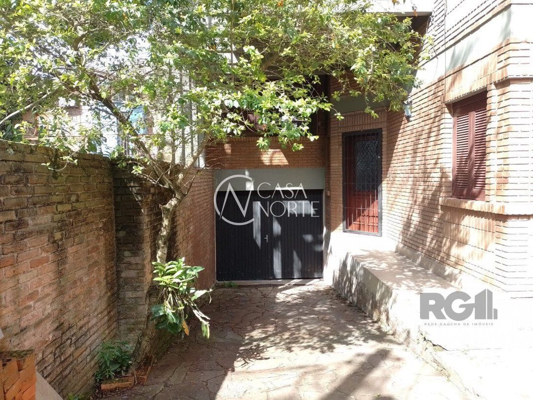 Casa à venda com 2 quartos, 263m², 1 suíte, 2 vagas, Rua Professor Emilio Meyer no bairro Vila Conceição em Porto Alegre