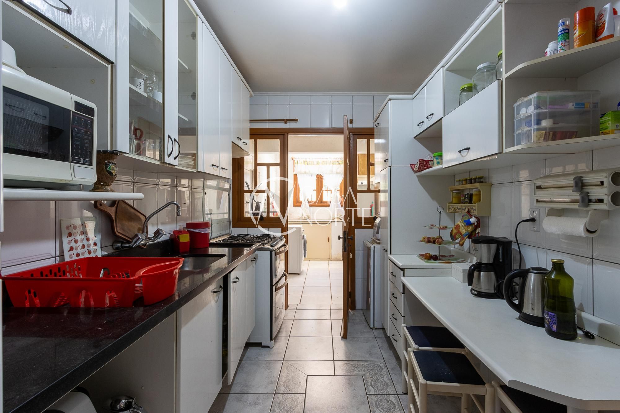 Casa à venda com 3 quartos, 184m², 1 suíte, 2 vagas, Rua Olécio Cavedini no bairro Espírito Santo em Porto Alegre