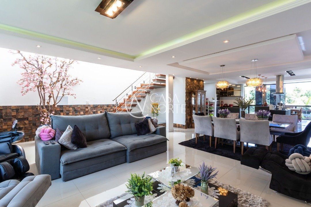 Casa à venda com 3 quartos, 420m², 3 suítes, 8 vagas, Rua Conselheiro Xavier da Costa no bairro Ipanema em Porto Alegre