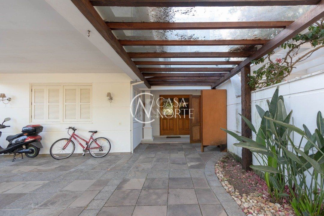 Casa de Condomínio à venda com 3 quartos, 251m², 3 suítes, 1 vaga, Avenida Juca Batista no bairro Belém Novo em Porto Alegre