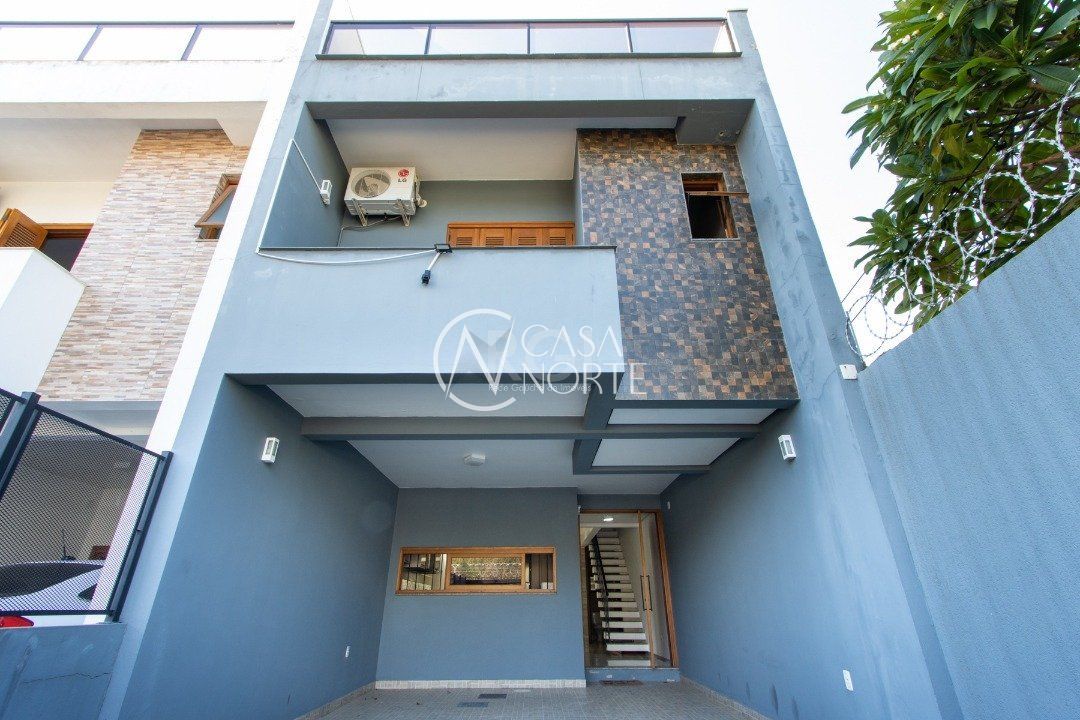 Casa à venda com 3 quartos, 204m², 3 suítes, 2 vagas, Rua Dario Cardoso no bairro Espírito Santo em Porto Alegre