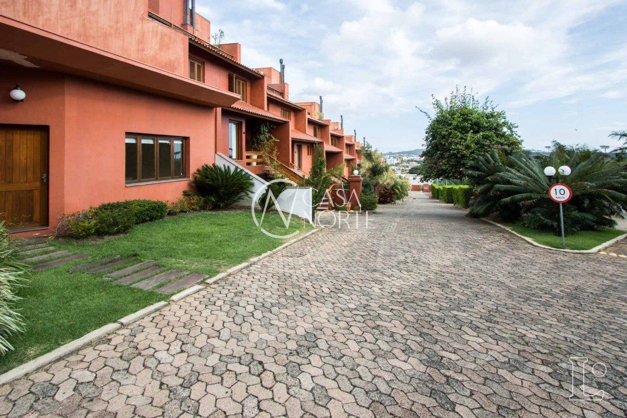 Casa de Condomínio à venda com 4 quartos, 382m², 2 suítes, 4 vagas, Avenida Cai no bairro Cristal em Porto Alegre