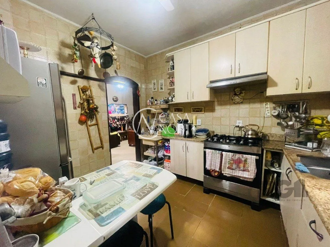 Casa à venda com 3 quartos, 200m², 2 vagas, Rua Landel de Moura no bairro Tristeza em Porto Alegre