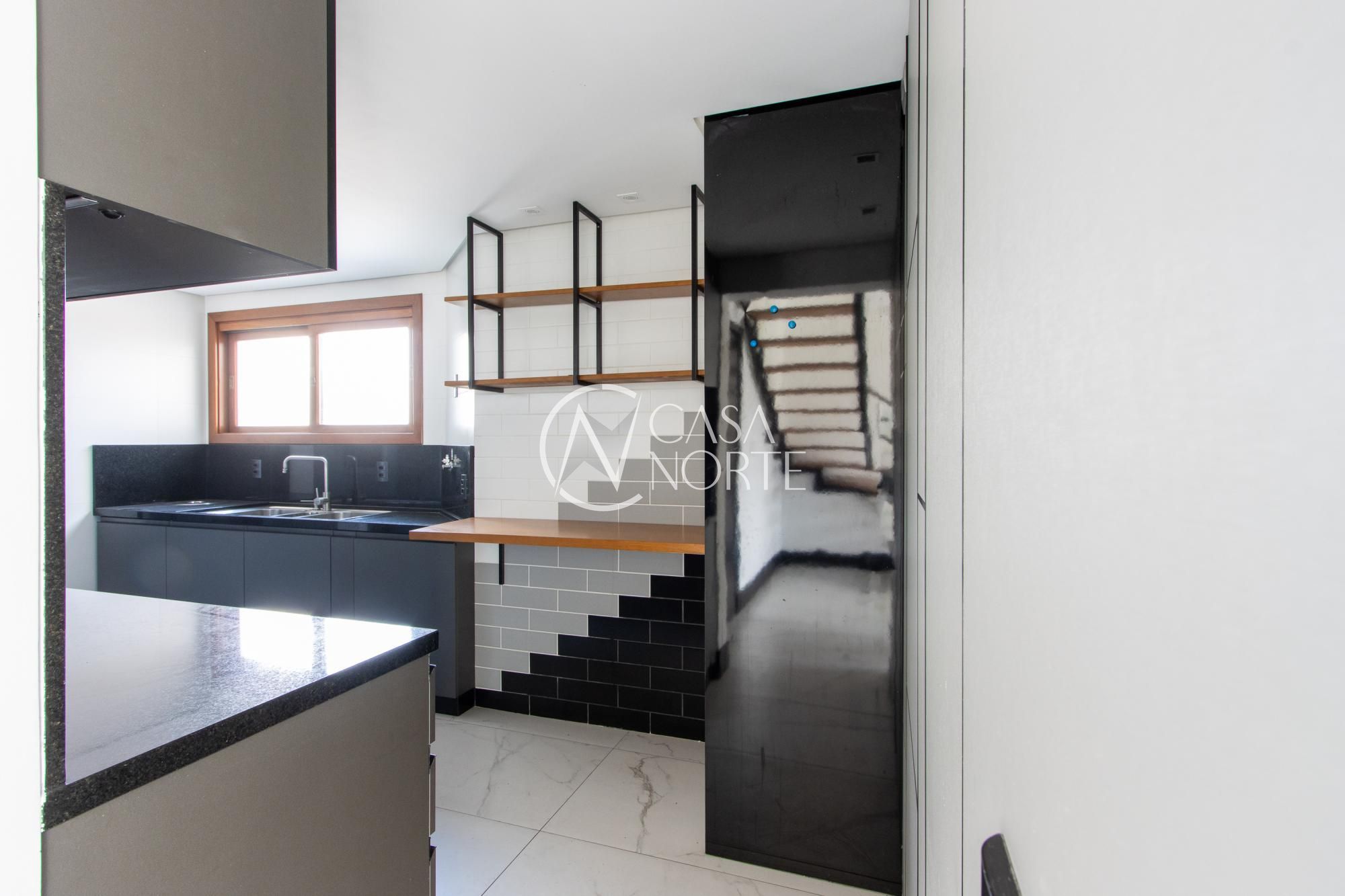 Cobertura à venda com 4 quartos, 129m², 1 suíte, 1 vaga, Rua General Pedro Bittencourt no bairro Passo da Areia em Porto Alegre