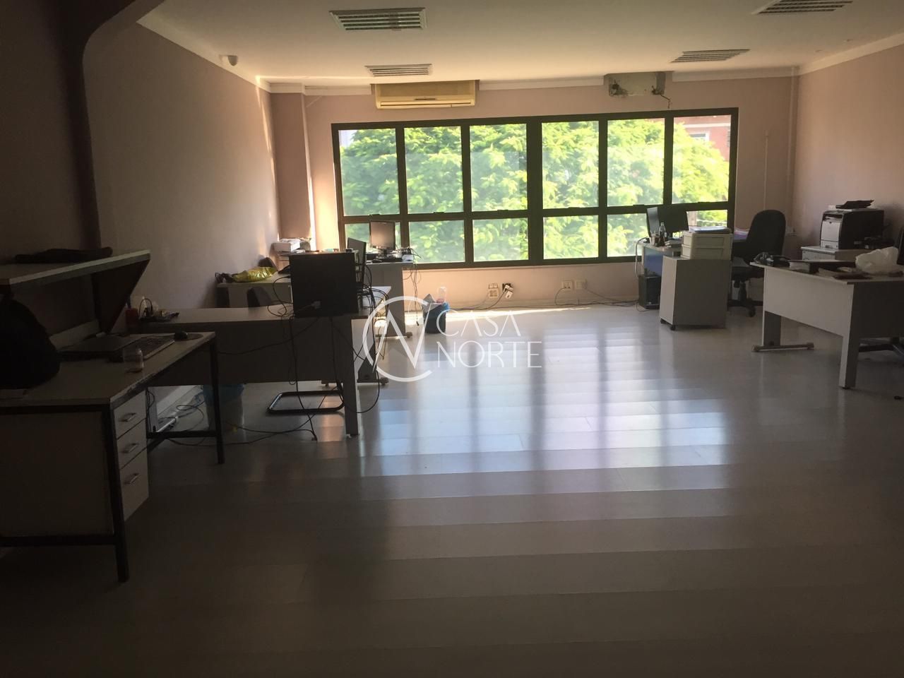 Pavilhão à venda , 270m², 1 vaga, Avenida Guido Mondin no bairro São Geraldo em Porto Alegre