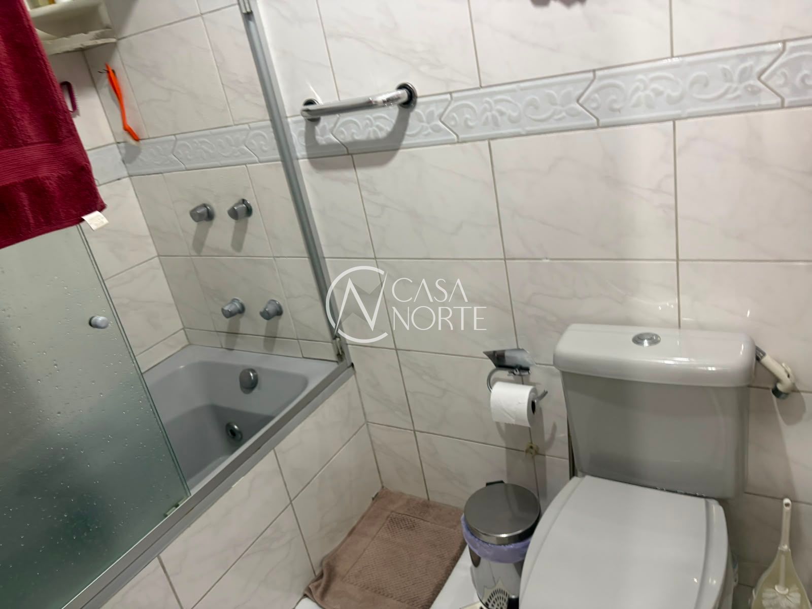Casa à venda com 3 quartos, 227m², 1 suíte, 3 vagas, Rua José Aristides Martins no bairro Ipanema em Porto Alegre