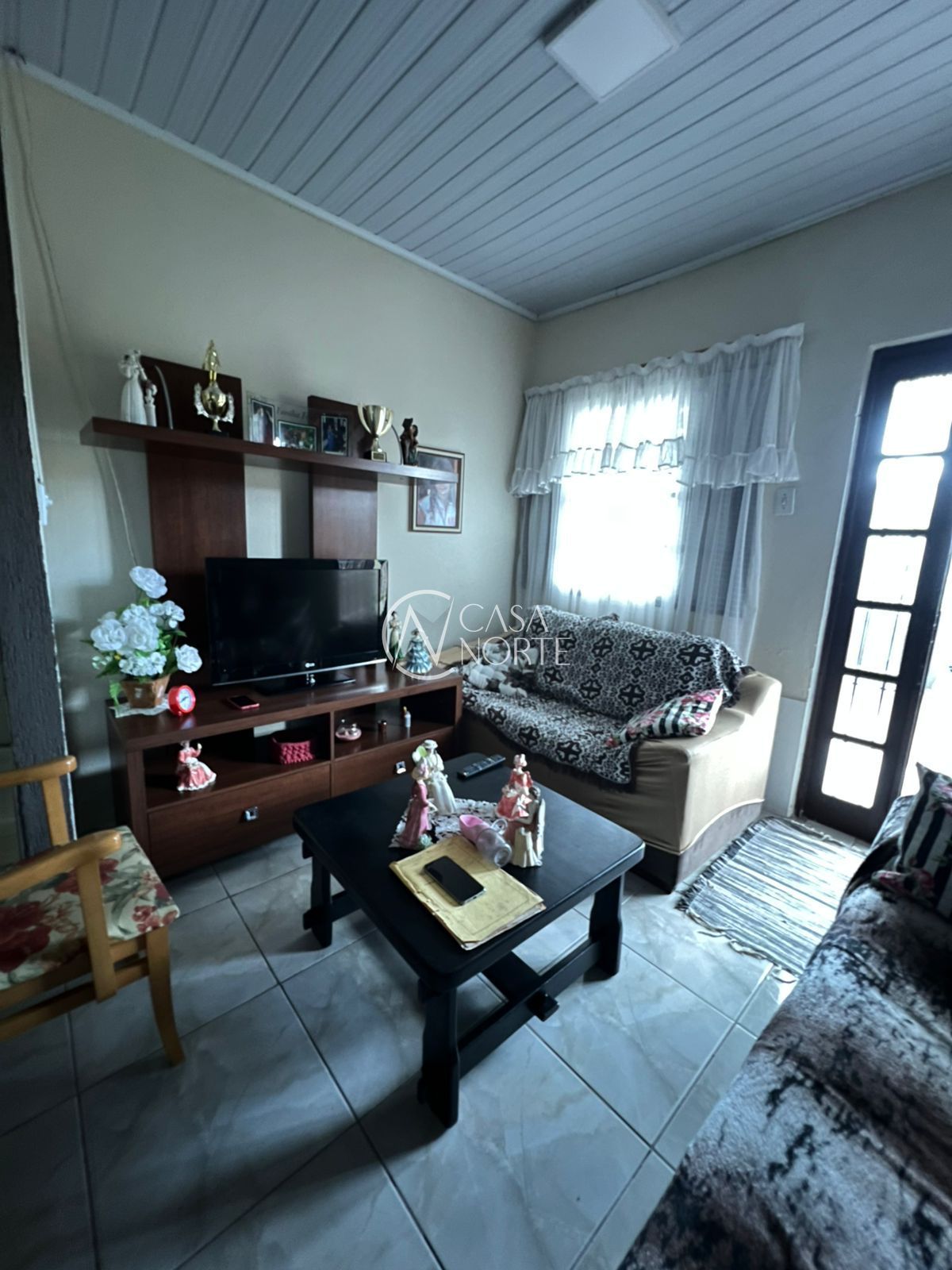 Casa à venda com 3 quartos, 95m², 5 vagas, Rua Criciúma no bairro Guarujá em Porto Alegre