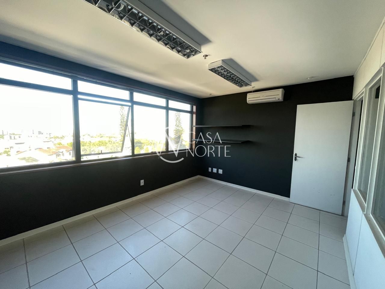 Sala Comercial à venda com 1 quarto, 43m², 1 vaga, Avenida Carlos Gomes no bairro Boa Vista em Porto Alegre