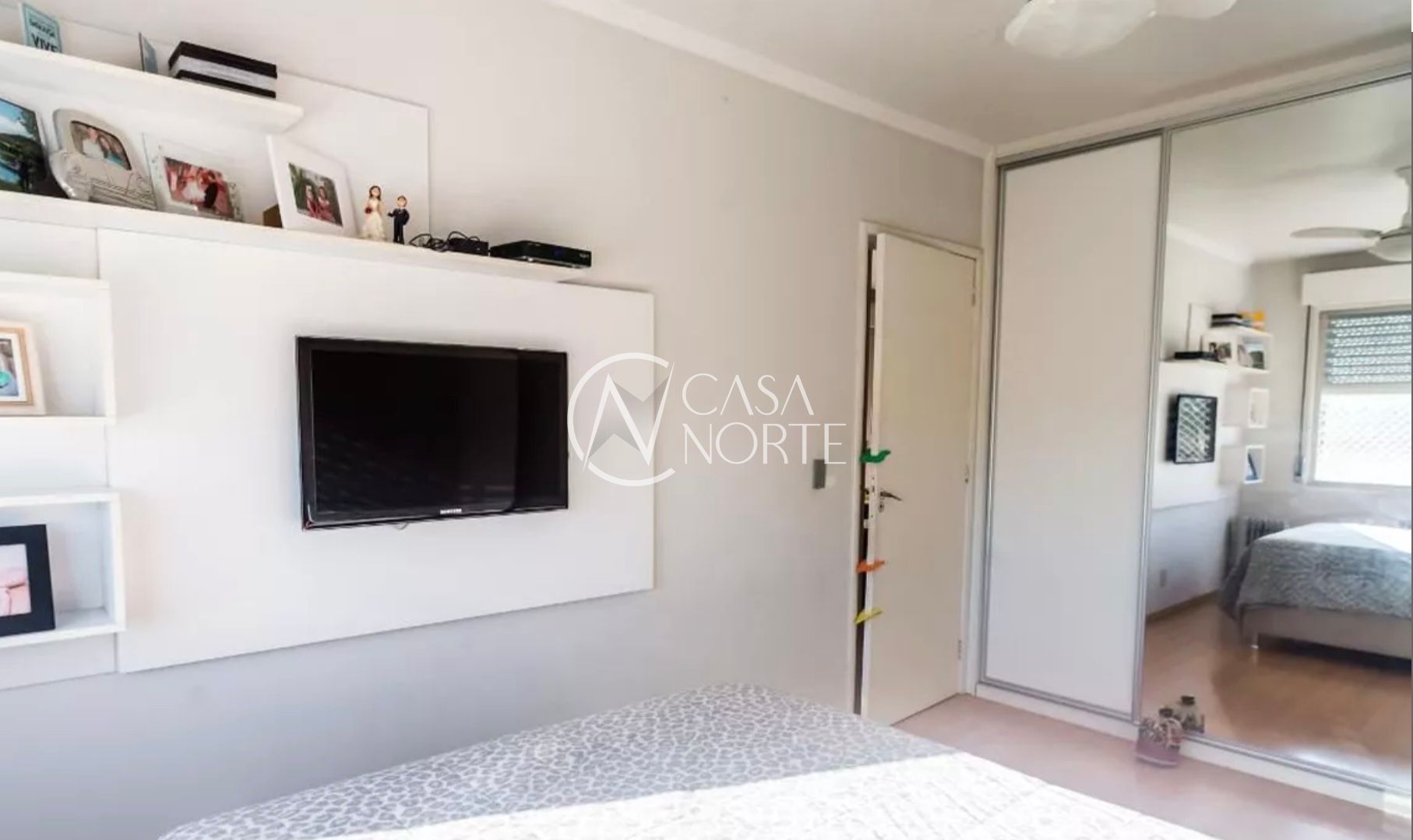 Apartamento à venda com 2 quartos, 63m², Rua Itiberê da Cunha no bairro São Sebastião em Porto Alegre