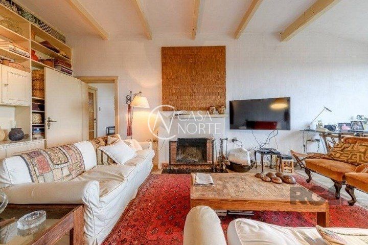 Casa à venda com 3 quartos, 153m², 3 vagas, Rua Nossa Senhora Aparecida no bairro Vila Conceição em Porto Alegre