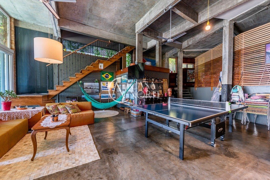 Casa à venda com 3 quartos, 300m², 3 suítes, 2 vagas, Rua Professor Antônio Davila no bairro Sétimo Céu em Porto Alegre