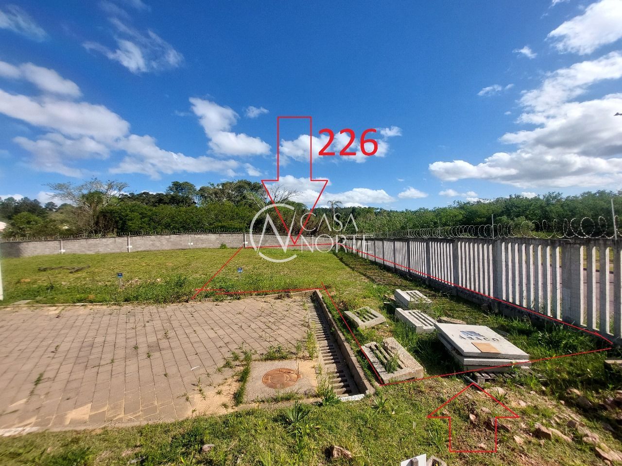 Terreno à venda  com 328m², Talita da Cunha Chaves no bairro Lomba do Pinheiro em Porto Alegre