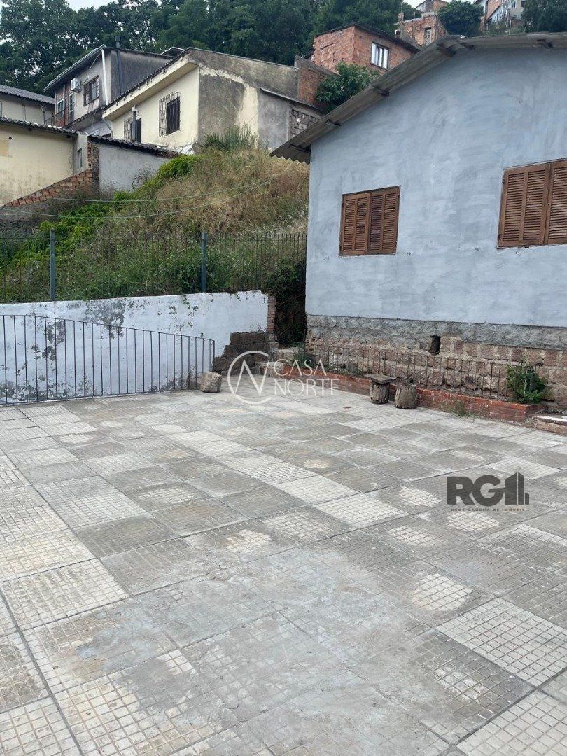 Casa à venda com 2 quartos, 300m², 1 vaga, Rua Santiago Dantas no bairro Cascata em Porto Alegre