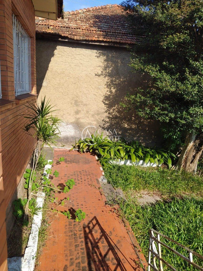 Casa Comercial à venda  com 277m², Avenida Wenceslau Escobar no bairro Tristeza em Porto Alegre